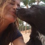 chien et propriétaire heureux